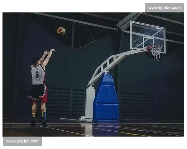 终场前最后一投划破全场寂静篮球绝杀瞬间点燃万人欢呼